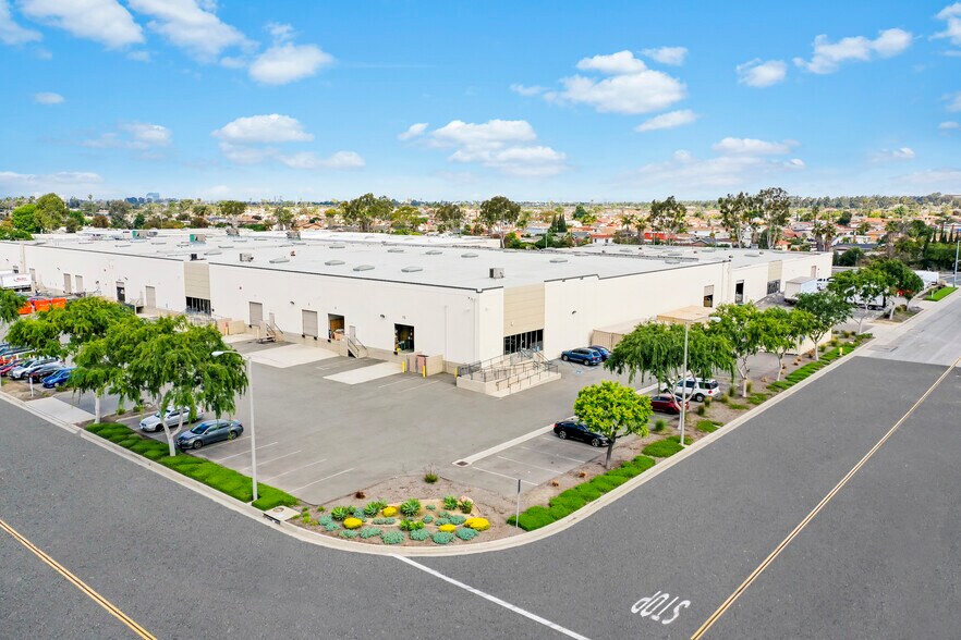 More Photos Of 20435 Tillman Ave, Carson Distribution For Lease
