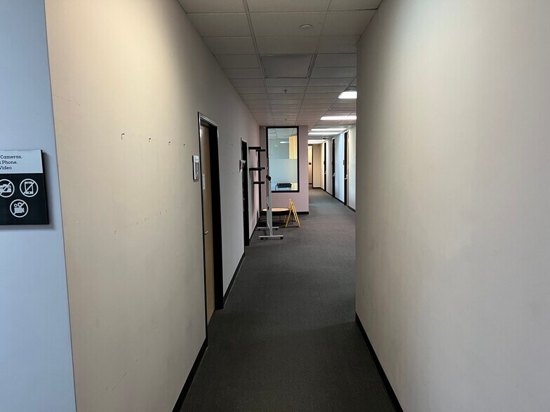 More Photos Of 2710 Media Center Dr, Los Angeles Research And Development For Lease