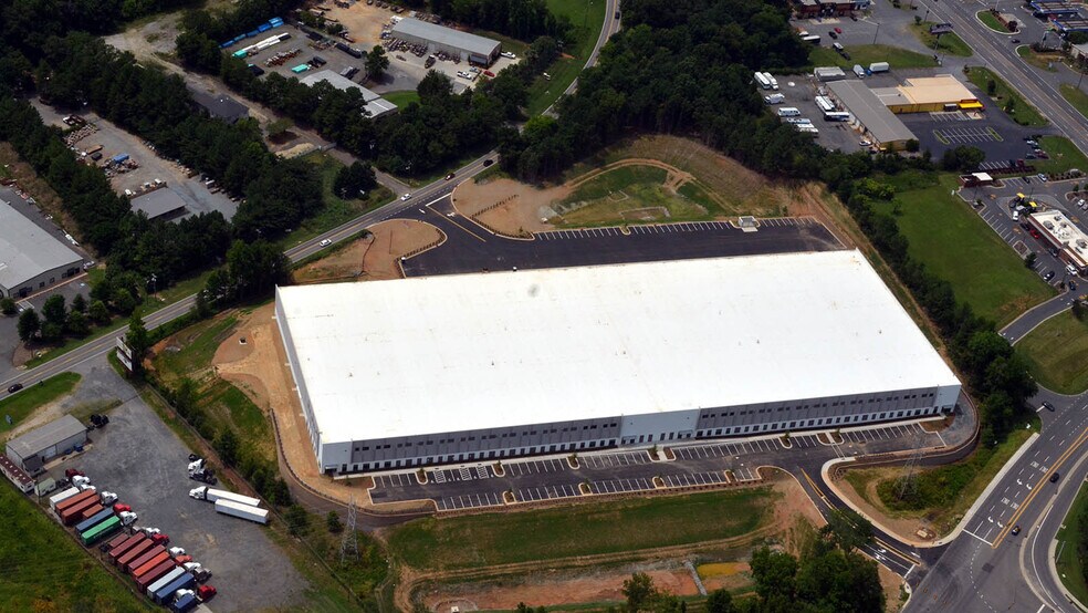 More Photos Of 194 Springhill Farm Rd, Fort Mill Warehouse For Lease