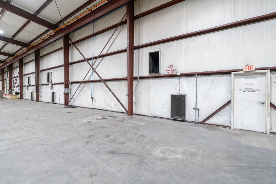 More Photos Of 5119 Hiltonview Rd, Houston Warehouse For Lease