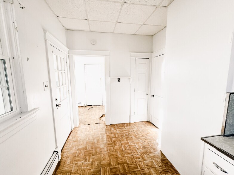 More Photos Of 2414 Memorial Ave, Lynchburg Office For Lease