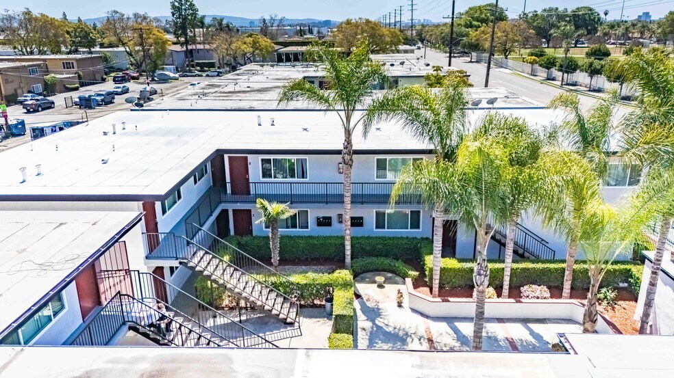 More Photos Of 1413-1421 S Standard Ave, Santa Ana Apartments For Sale