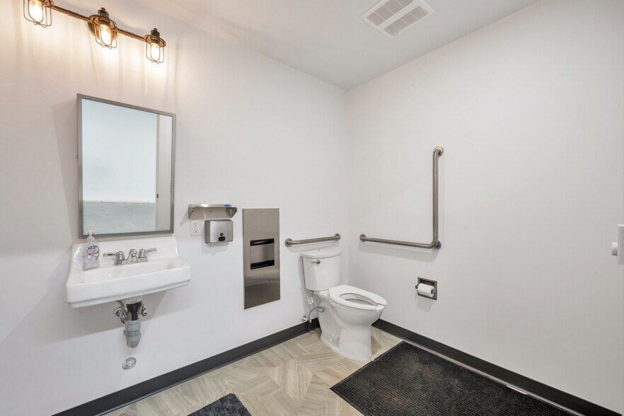 More Photos Of 17750 65A Av, Surrey Showroom For Sale