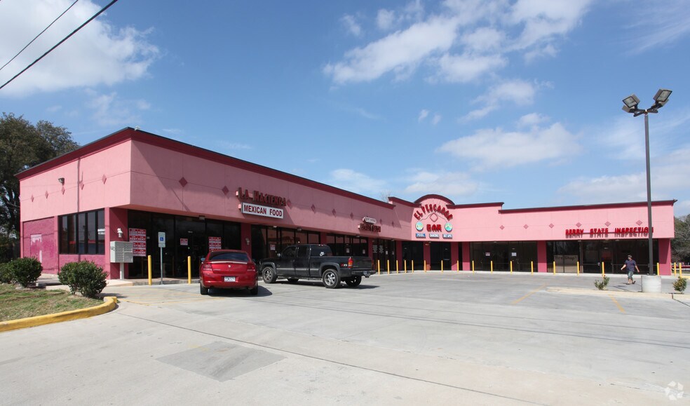 More Photos Of 25 Berry Rd, Houston Unknown For Lease