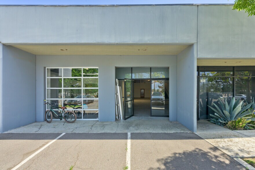 More Photos Of 1631-1645 16th St, Santa Monica Light Manufacturing For Lease