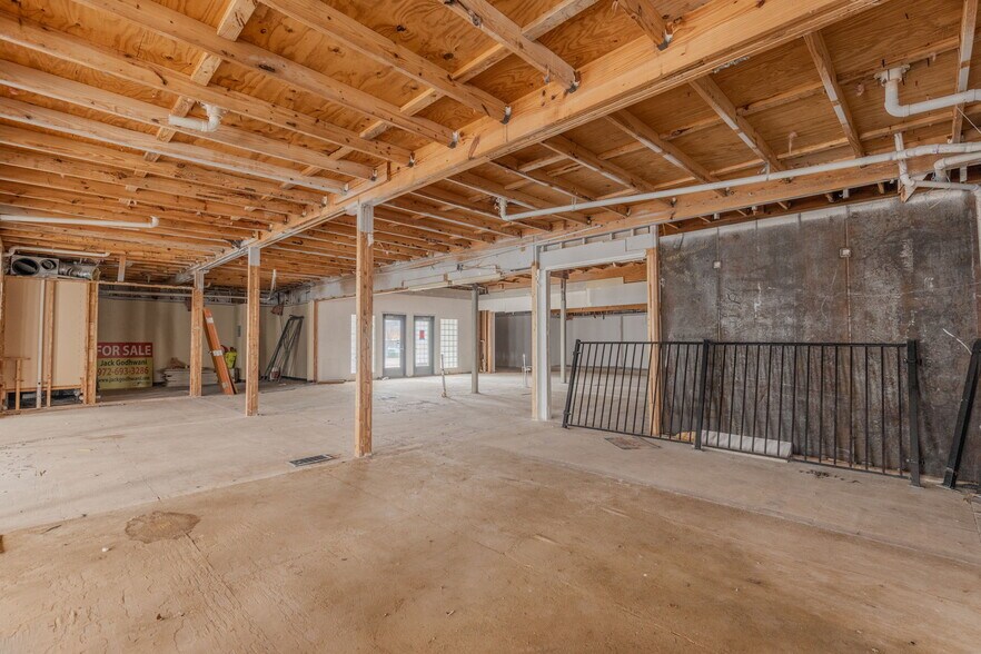 More Photos Of 2908 E Trinity Mills Rd, Carrollton Office For Lease