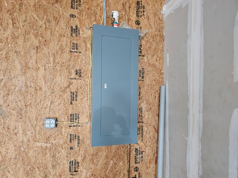 More Photos Of 2320 Union Blvd, Bay Shore General Retail For Lease