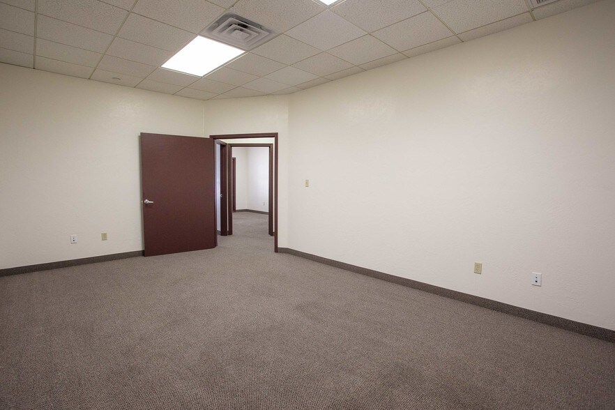 More Photos Of 1825-1845 E Northern Ave, Phoenix Office For Lease