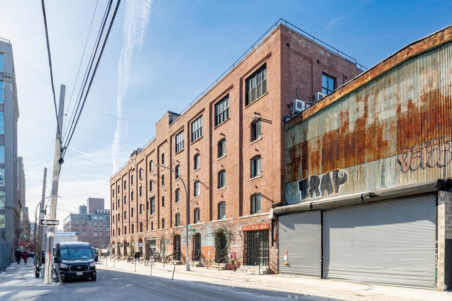 More Photos Of 61-67 West St, Brooklyn Office For Lease