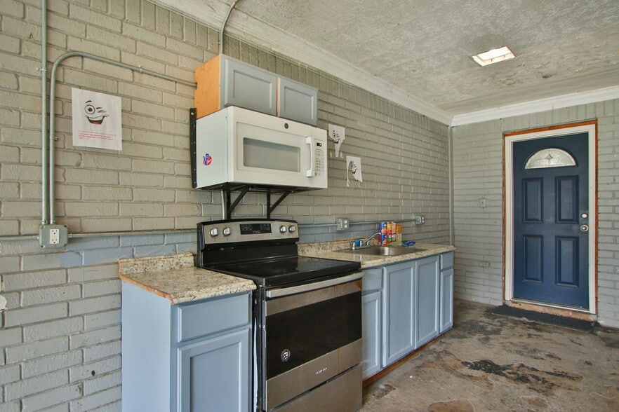 More Photos Of 8700 Gulf Fwy, Houston Apartments For Sale