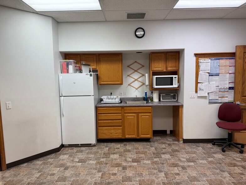 More Photos Of 500 U.S. 50 Business Loop, Olathe General Retail For Sale