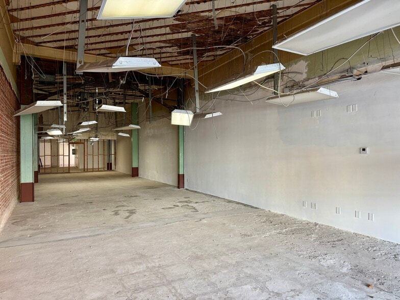 More Photos Of 440-458 E Colorado Blvd, Pasadena Storefront For Lease