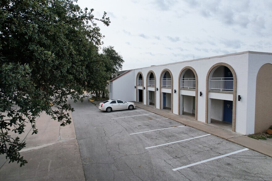 More Photos Of 1312 N Service Rd, Sonora Hotel For Sale