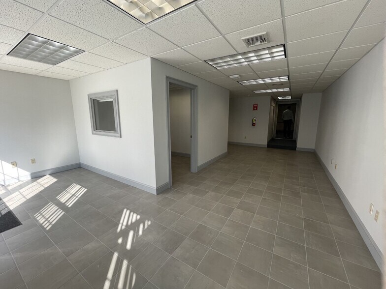 More Photos Of 969 Hebron Ave, Glastonbury Office For Sale