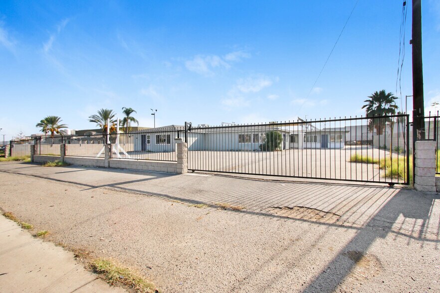 More Photos Of 8926 Arlington Ave, Riverside Office Residential For Lease