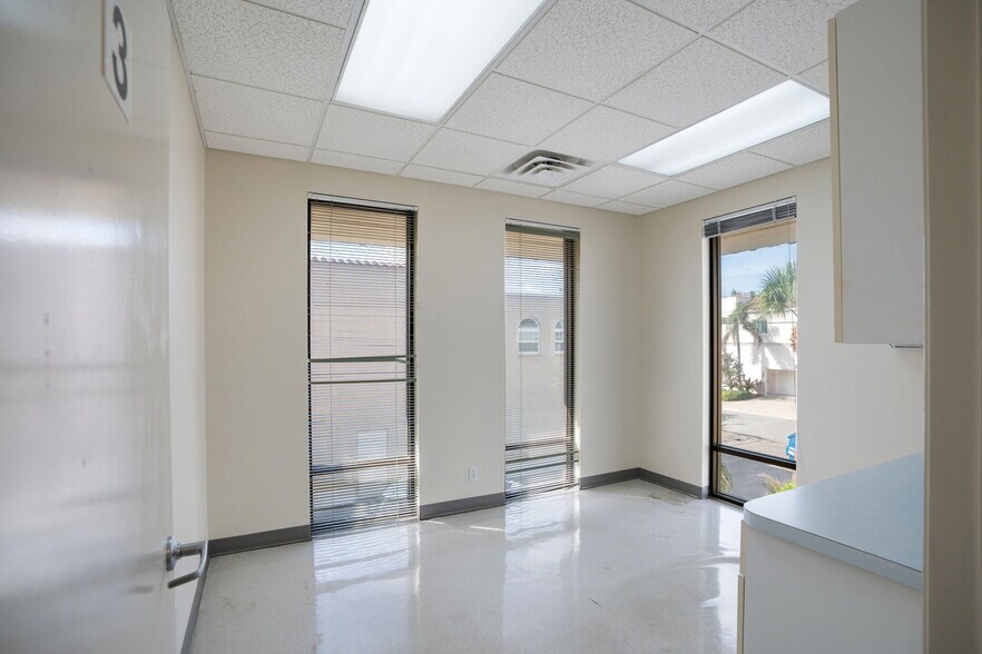 More Photos Of 400 S Tamiami Trl, Venice Medical For Sale