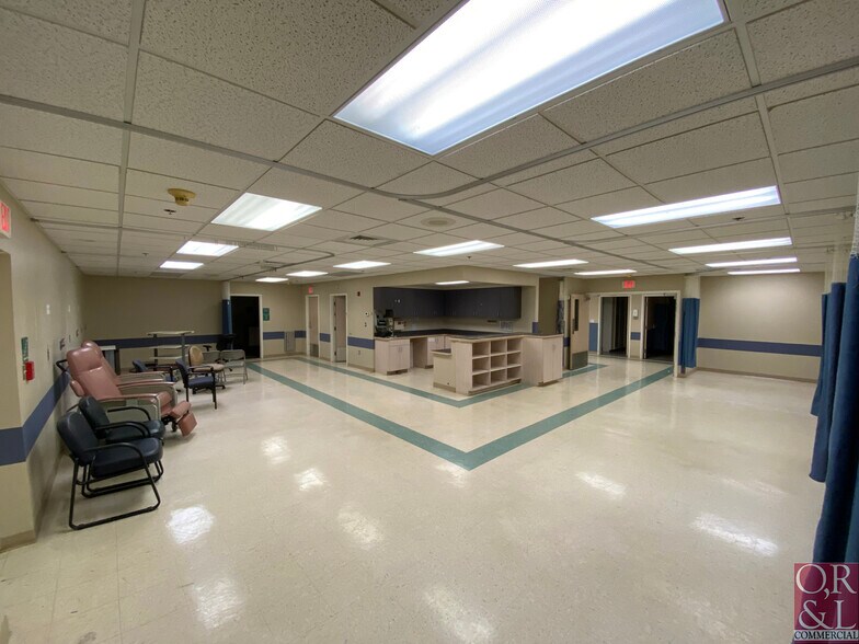 More Photos Of 4 Northwestern Dr, Bloomfield Medical For Lease