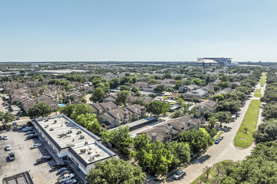 Primary Photo Of 2120 El Paseo St, Houston Apartments For Sale