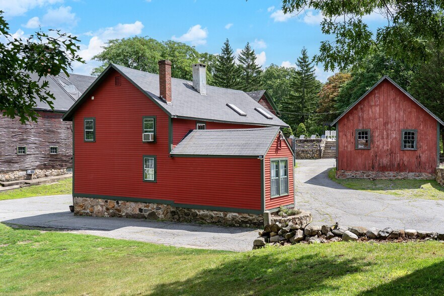 More Photos Of 11 Marbleridge Rd, North Andover Specialty For Sale