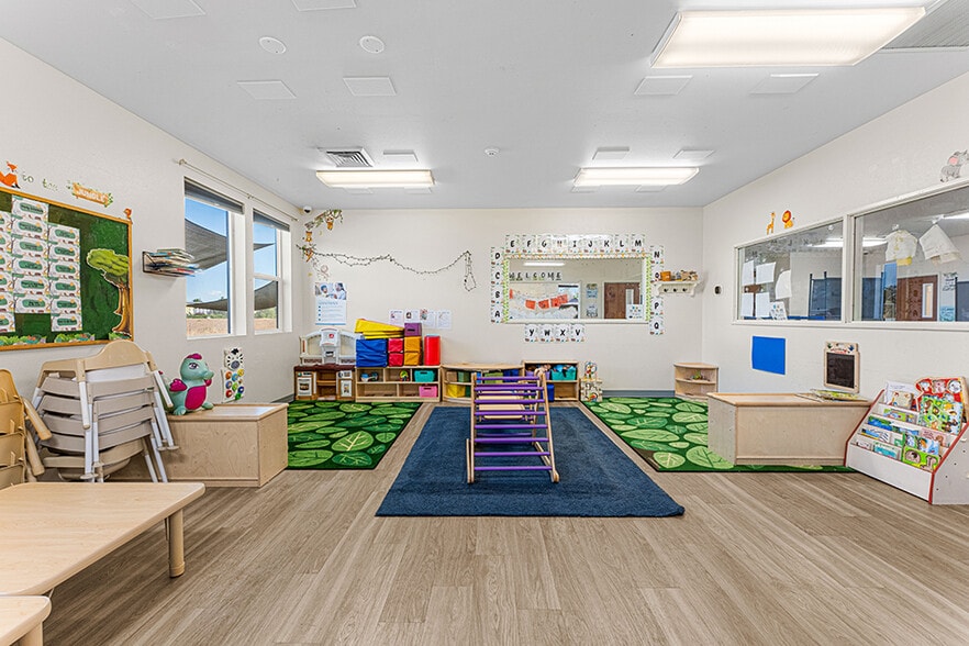 More Photos Of 13013 W Persimmon Ln, Boise Office For Sale