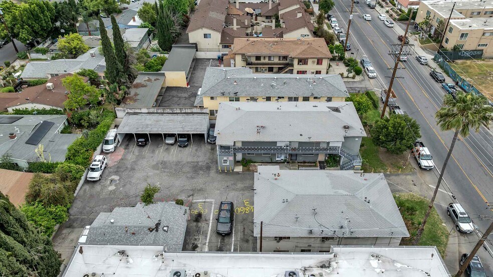 More Photos Of 6860-6870 Hazeltine Ave, Van Nuys Apartments For Sale