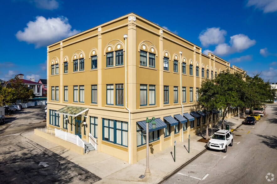 More Photos Of 605 Market St, Celebration Unknown For Lease