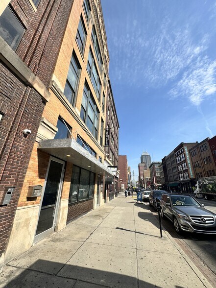 More Photos Of 20 W Louisiana St, Indianapolis Storefront Retail Residential For Lease