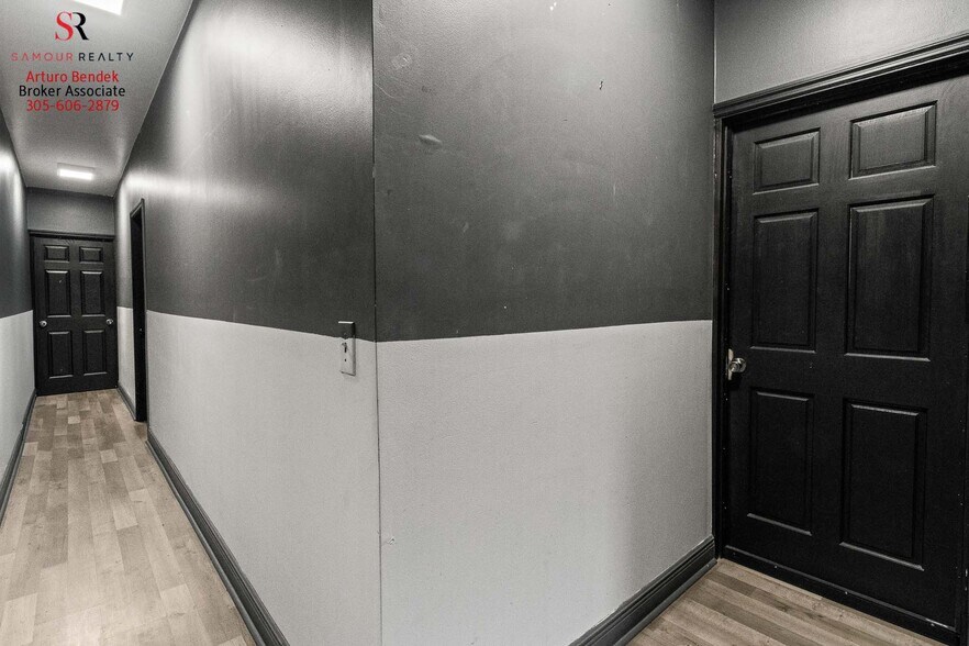 More Photos Of 1723-1745 W 37th St, Hialeah Showroom For Sale