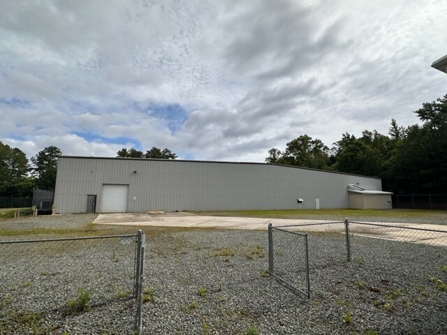 More Photos Of 13117 NC Highway 24/27, Robbins Warehouse For Lease