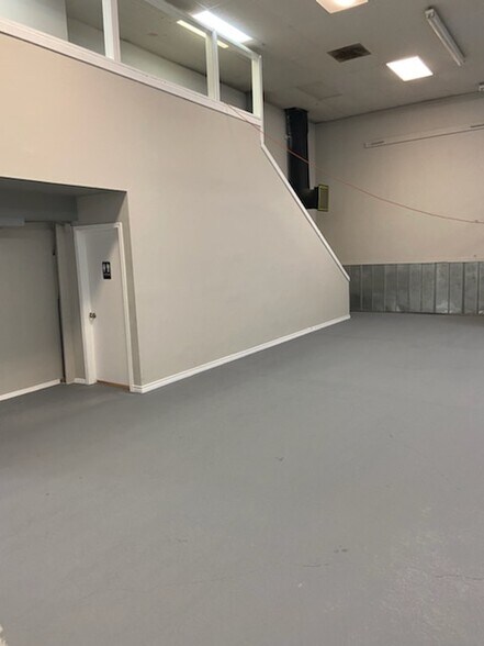 More Photos Of 1917 Hydro Dr, Austin Warehouse For Sale