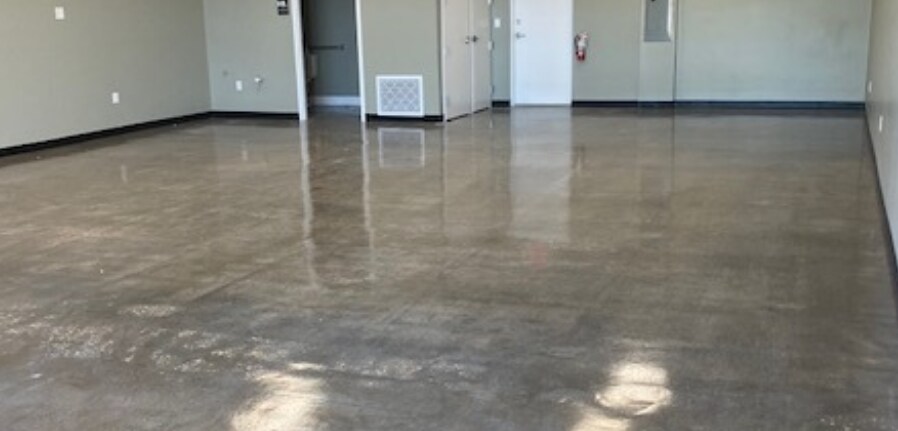 More Photos Of 745 Tillman Pl, Plant City Showroom For Lease