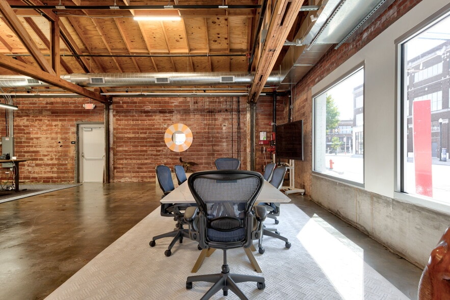 More Photos Of 111 NW 8th St, Oklahoma City Office For Sale