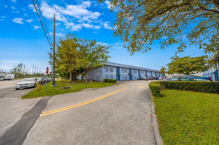 More Photos Of 12300-12316 SW 131st Ave, Miami Warehouse For Lease