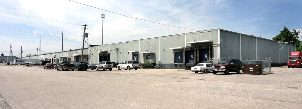 Primary Photo Of 177-235 Cumberland St, Memphis Distribution For Lease