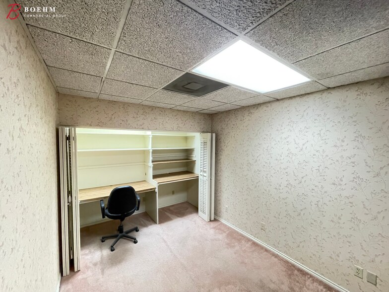 More Photos Of 204 -208 Cully Dr, Kerrville Office For Lease