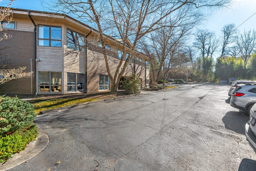 More Photos Of 60 Livingston St, Asheville Unknown For Lease