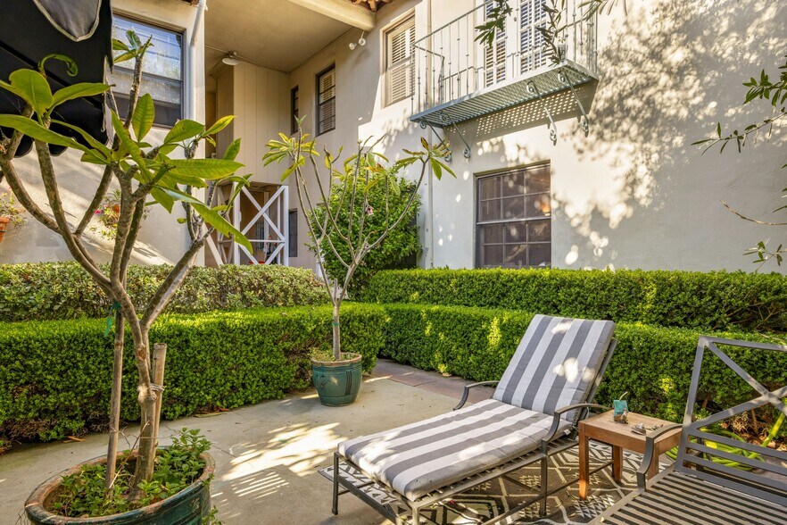 More Photos Of 367 N Orange Dr, Los Angeles Apartments For Sale