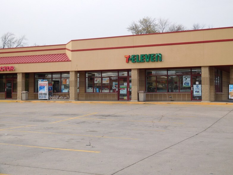 More Photos Of 2405 Essington Rd, Joliet General Retail For Lease
