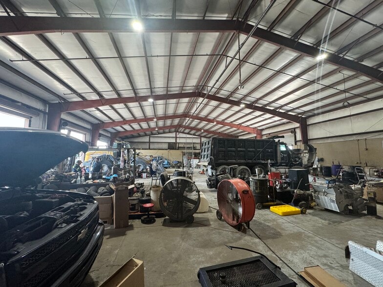 More Photos Of 7405 28th Street Ct E, Sarasota Warehouse For Lease