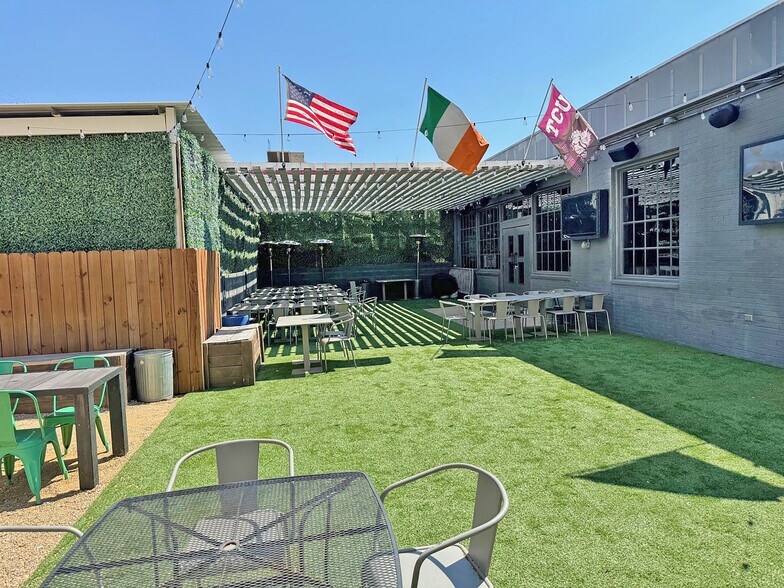 More Photos Of 908-910 Currie St, Fort Worth Restaurant For Lease