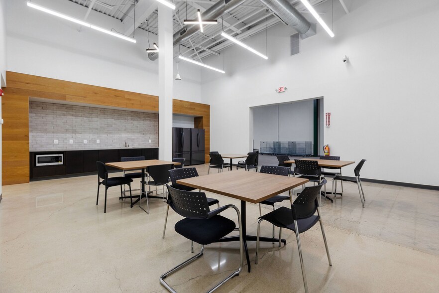 More Photos Of 7000 Atrium Way, Mount Laurel Warehouse For Lease