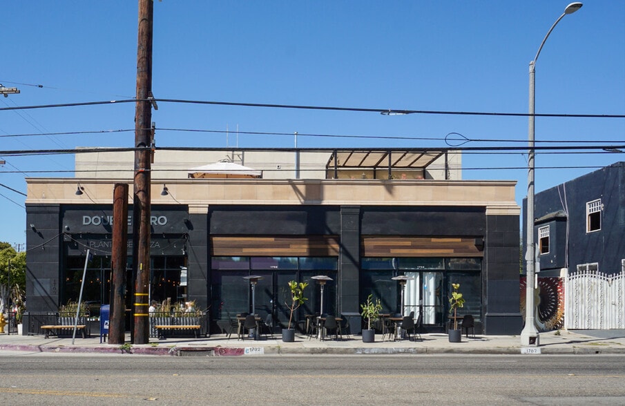 More Photos Of 1700-1702 Lincoln Blvd, Venice Storefront Retail Residential For Sale