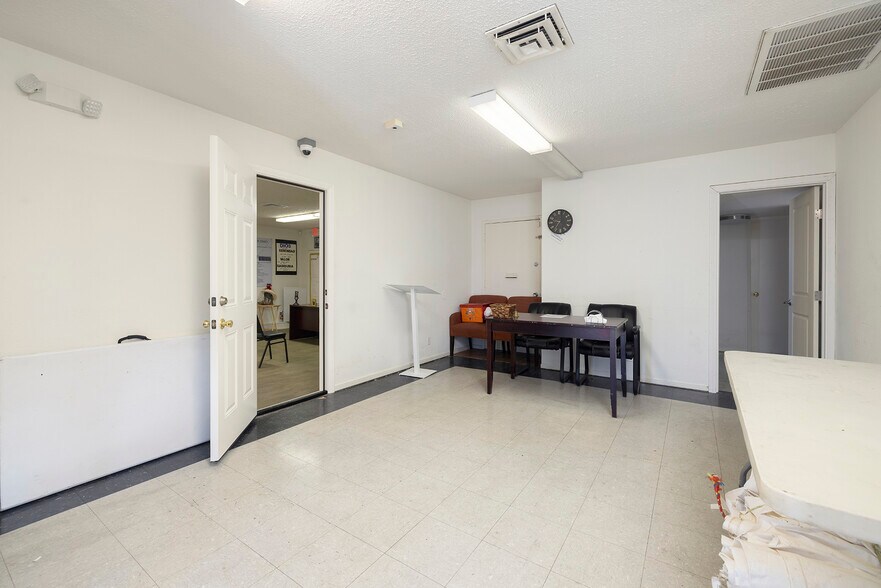 More Photos Of 5017 Alta Dr, Las Vegas Office For Sale