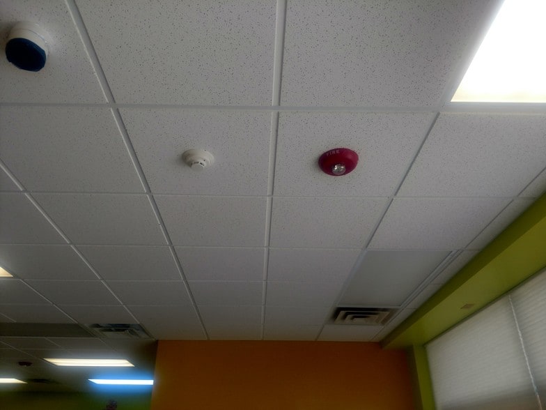 More Photos Of 5400-5406 W Devon Ave, Chicago Storefront Retail Office For Lease