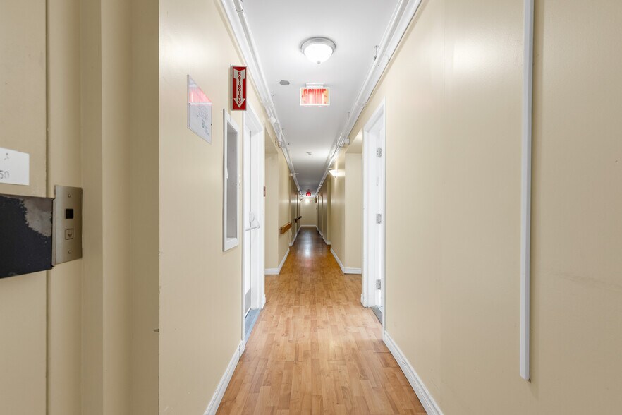 More Photos Of 21 Rue Messier, Mont-saint-hilaire Apartments For Sale