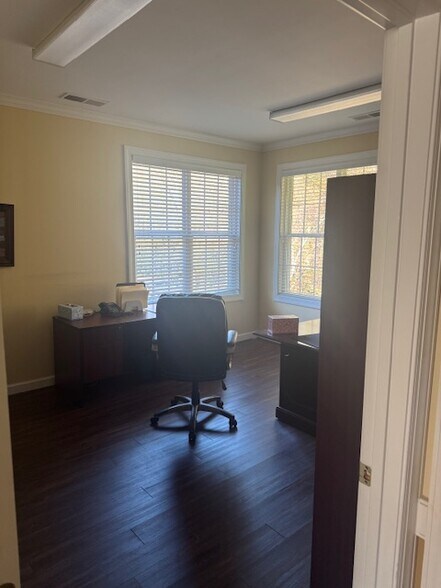 More Photos Of 11539 Park Woods Cir, Alpharetta Office For Lease