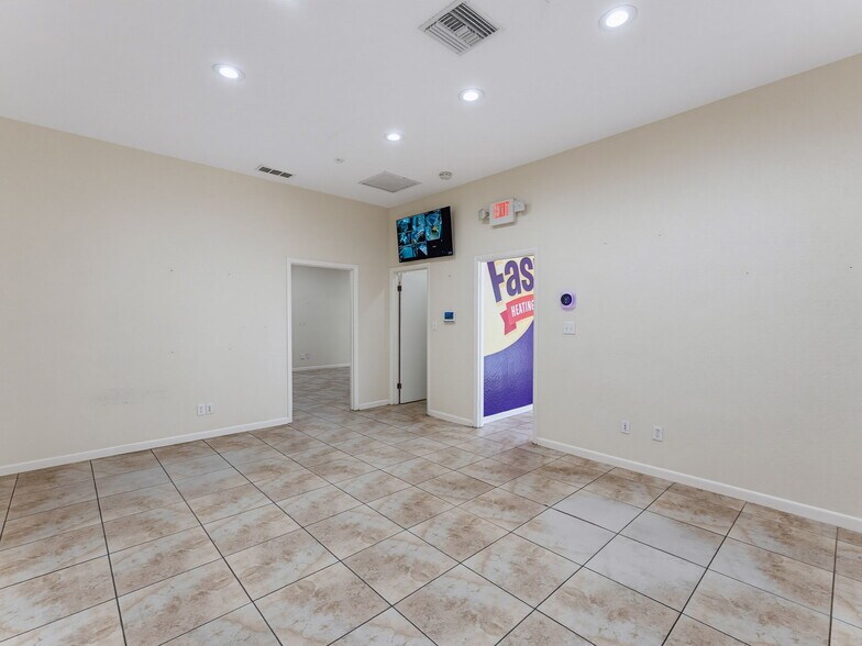 More Photos Of 3347 SW 7th St, Ocala Distribution For Sale
