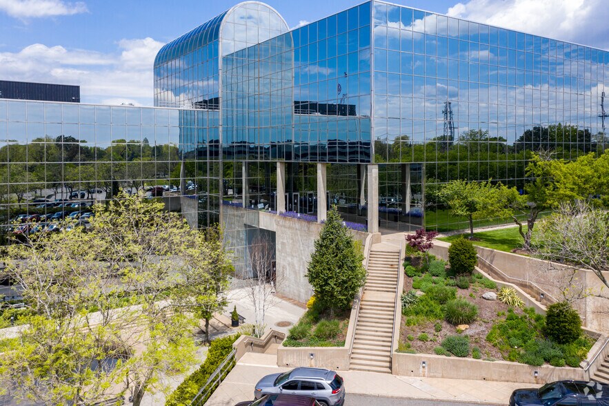 More Photos Of 140 E Ridgewood Ave, Paramus Coworking Space