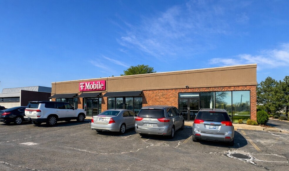 More Photos Of 23050 Michigan Ave, Dearborn Freestanding For Lease