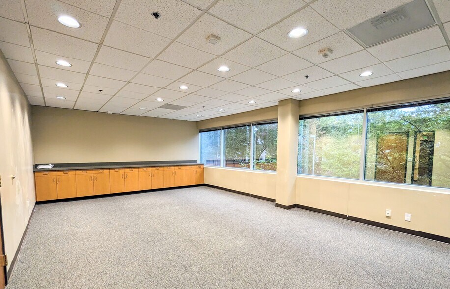 More Photos Of 4601 NE 77th Ave, Vancouver Office For Lease
